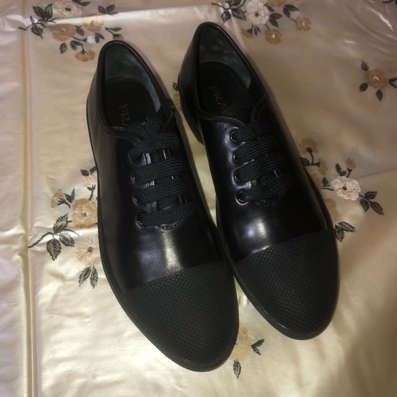 Authentic luxury Prada lace up shoes rubber cap black New - Picture 2 of 13
